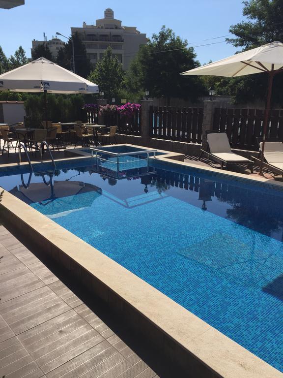 The White Complex Holiday home